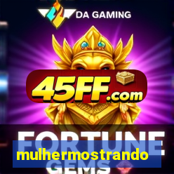 mulhermostrandoopeito